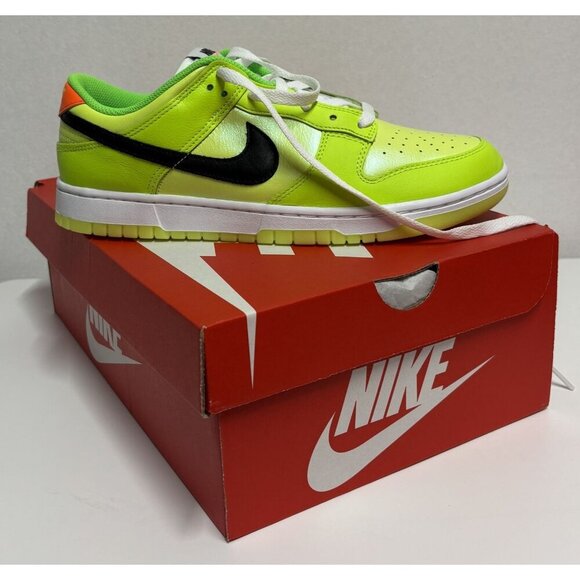 NIKE / Dunk Low SE / Men / Glow in the Dark / Green Neon / Sneakers / Size US 9. - Picture 7 of 8